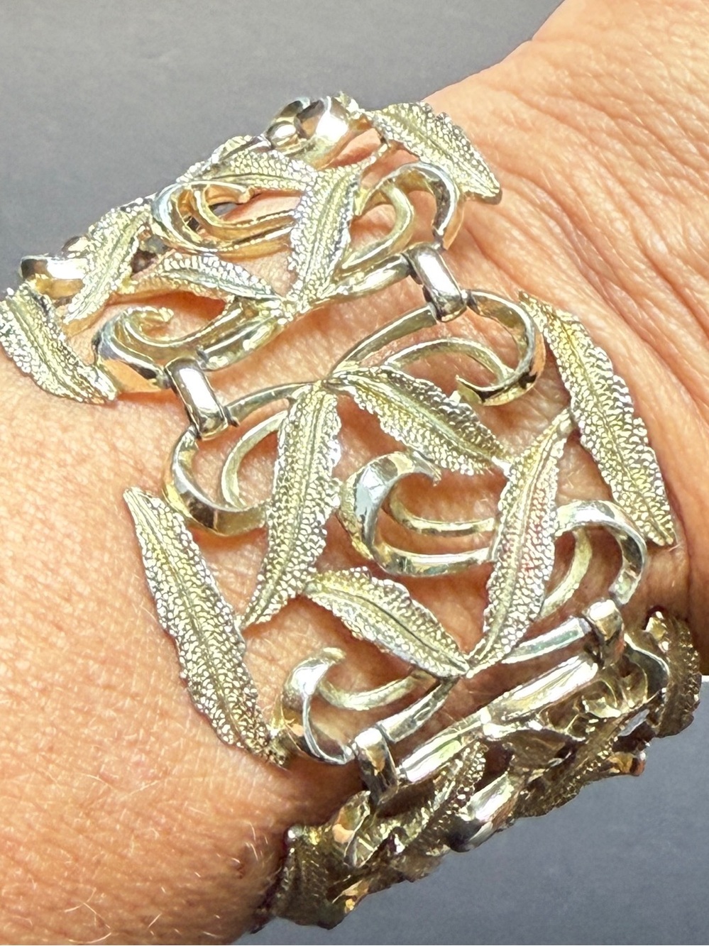 Vintage silver-tone scroll design bracelet